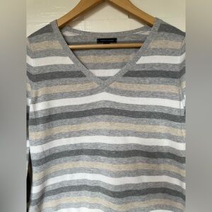 Tommy Hilfiger beachy cotton v-neck sweater, medium